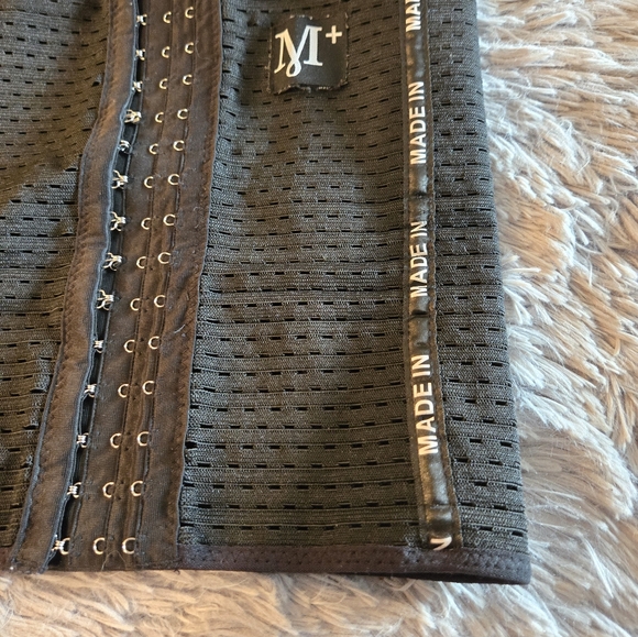 M+ Waist Trainer for Women Slimmer Corset Body Size Med/Large - Picture 4 of 10
